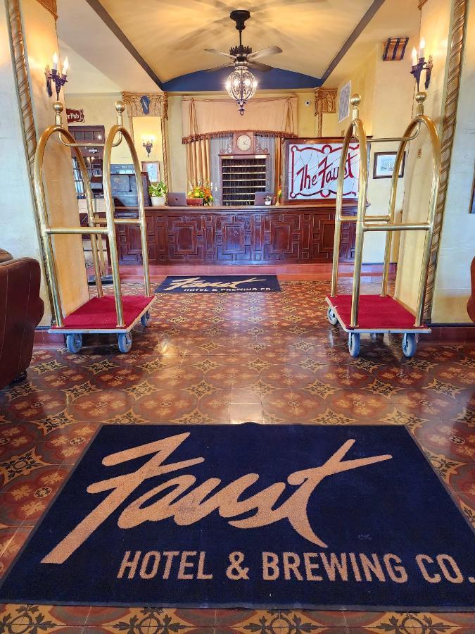 The Faust Hotel New Braunfels Esterno foto